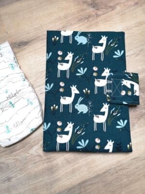 Pochette à couches nomade faite main, cadeau de naissance pratique