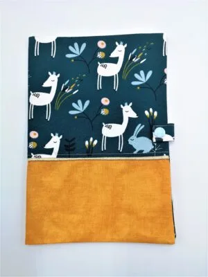 Protège carnet de santé "Lapins et biches"