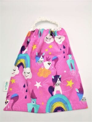 Serviette élastique maternelle “Licorne Arc-en-Ciel rose” — réalisation faite main