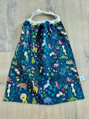 Serviette élastique maternelle “Animaux et jungle” — réalisation faite main
